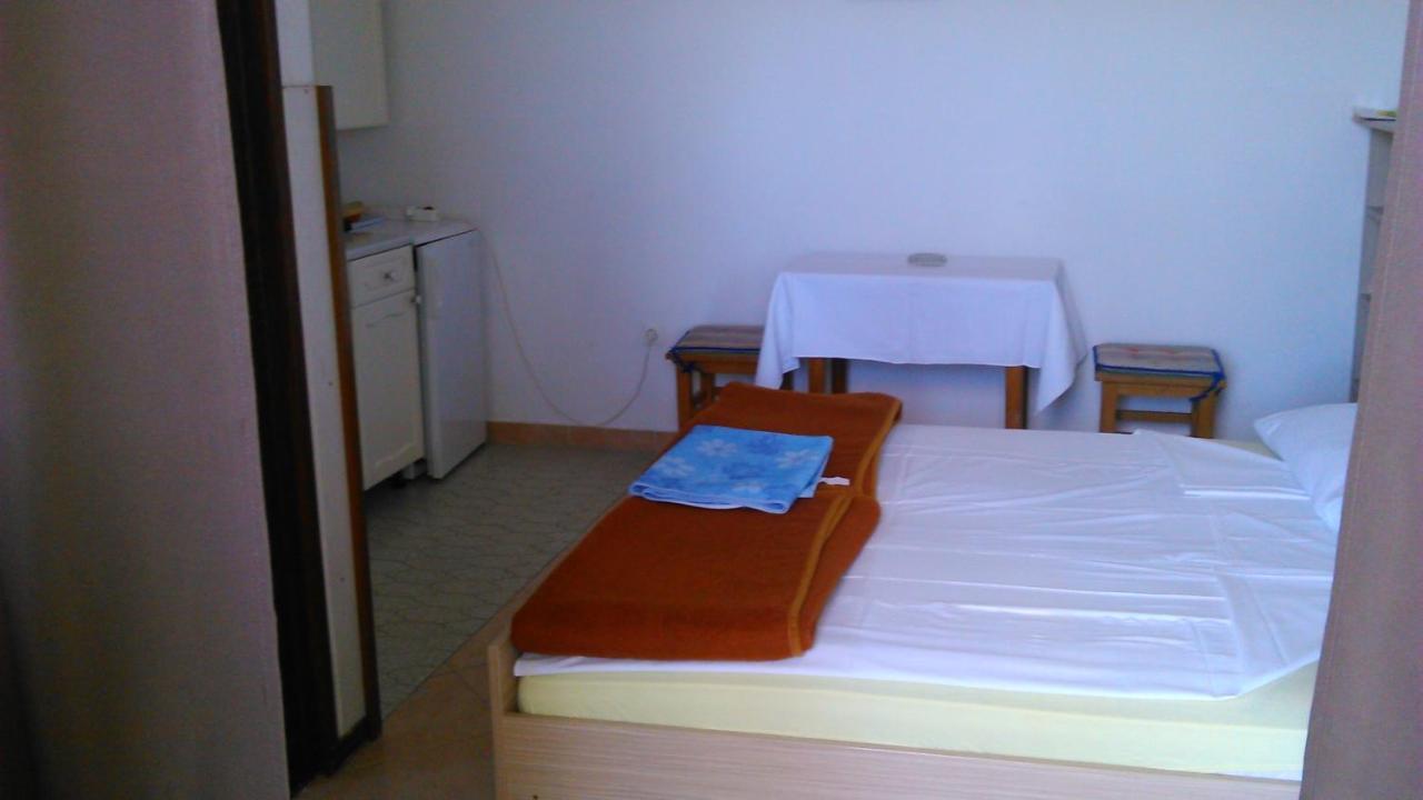 Apartmani Ana Novi V. - Studio Novi Vinodolski Eksteriør billede