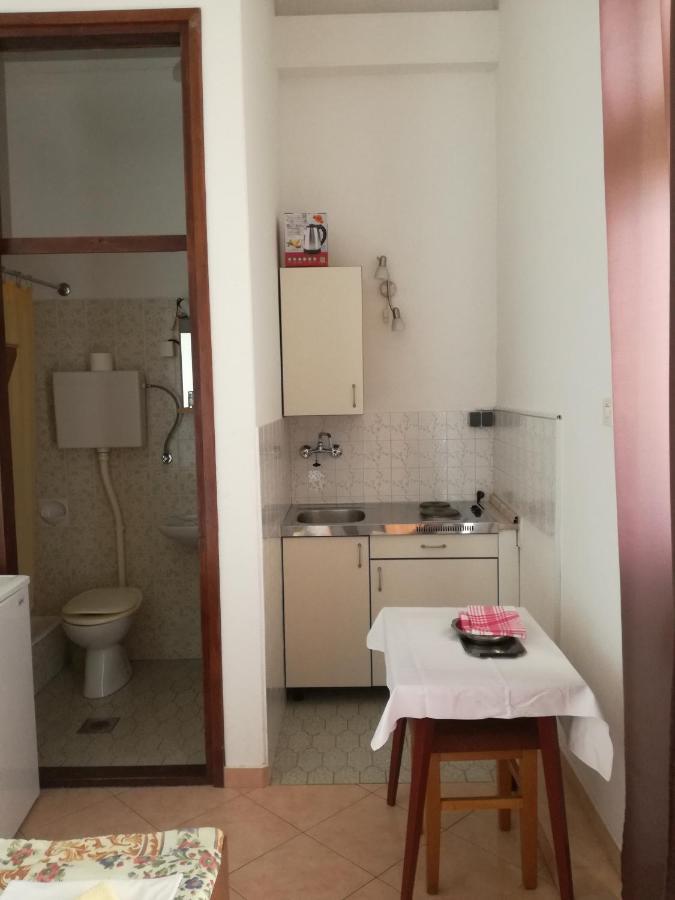 Apartmani Ana Novi V. - Studio Novi Vinodolski Eksteriør billede