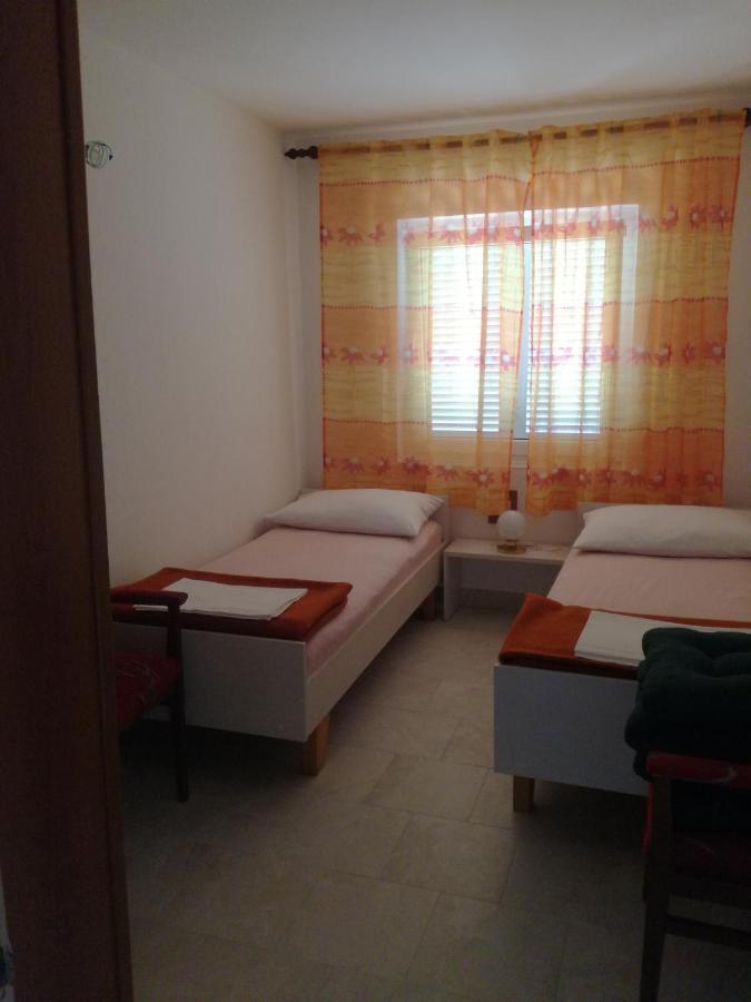 Apartmani Ana Novi V. - Studio Novi Vinodolski Eksteriør billede