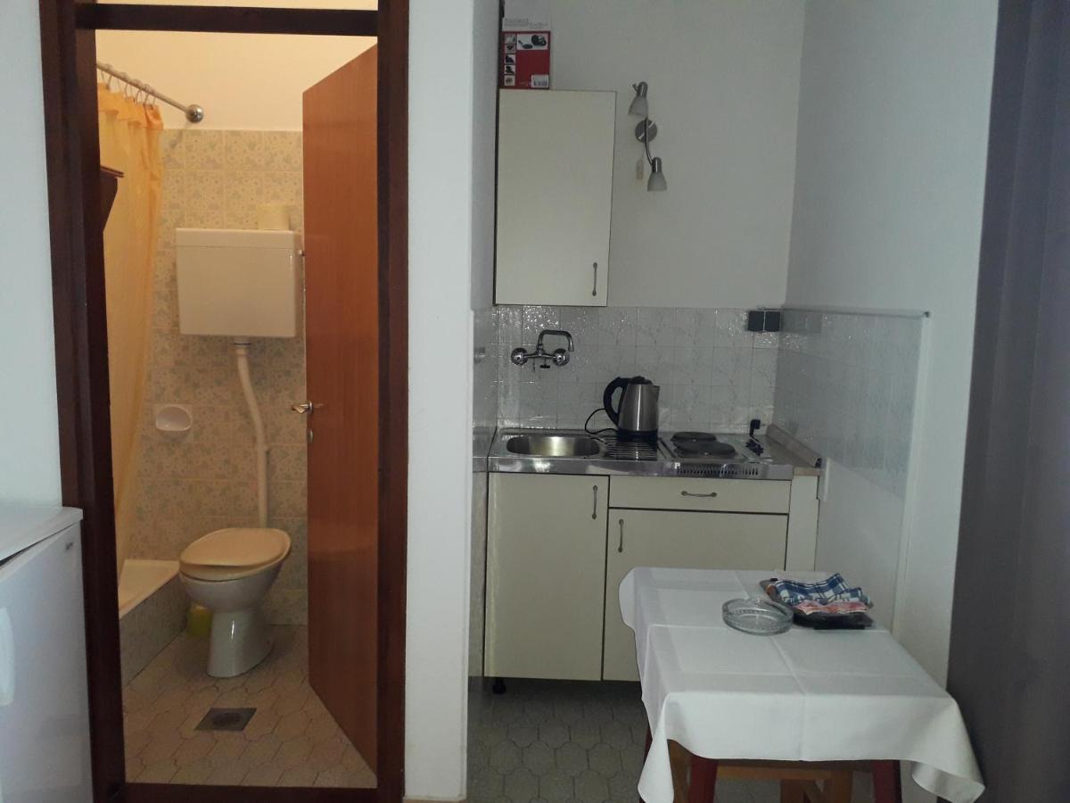 Apartmani Ana Novi V. - Studio Novi Vinodolski Eksteriør billede