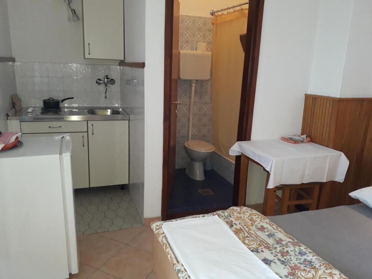 Apartmani Ana Novi V. - Studio Novi Vinodolski Eksteriør billede