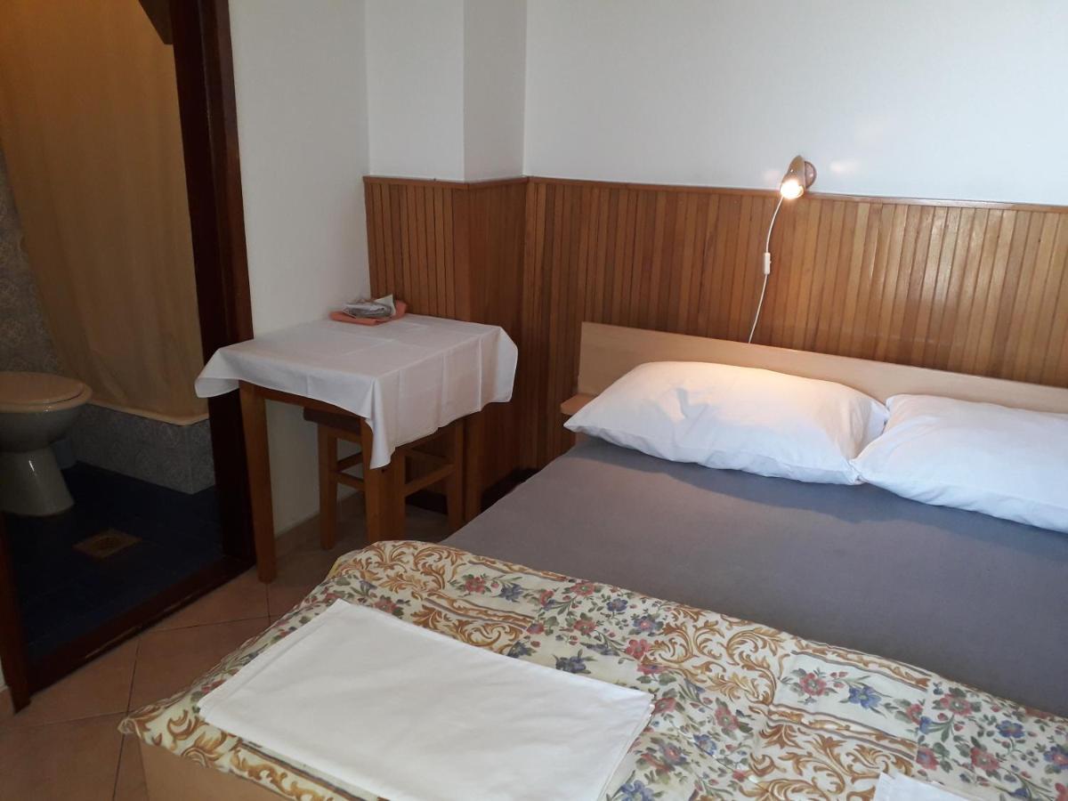 Apartmani Ana Novi V. - Studio Novi Vinodolski Eksteriør billede